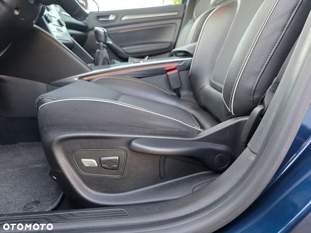 Renault Megane ENERGY TCe 130 BOSE EDITION - 17