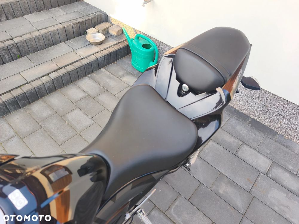 Suzuki GSX-R - 23