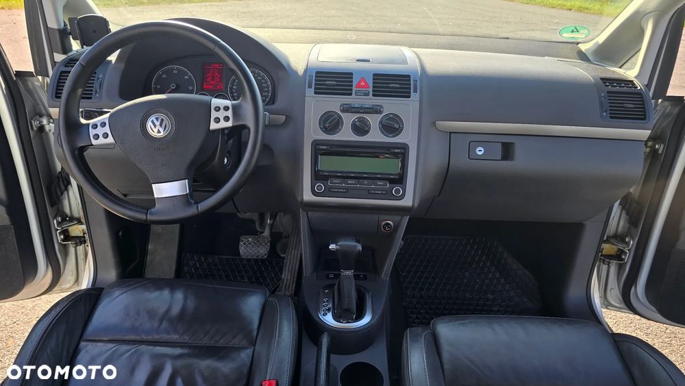 Volkswagen Touran 1.9 TDI DSG United - 35