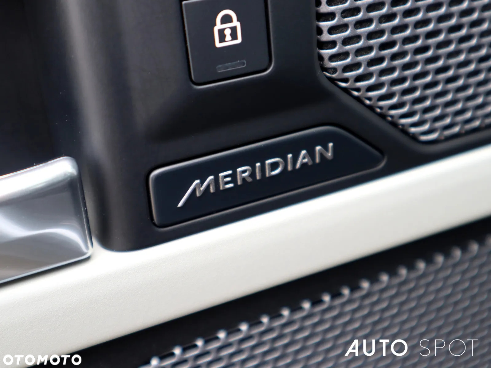 Land Rover Defender - 22