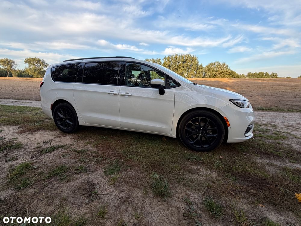 Chrysler Pacifica - 3