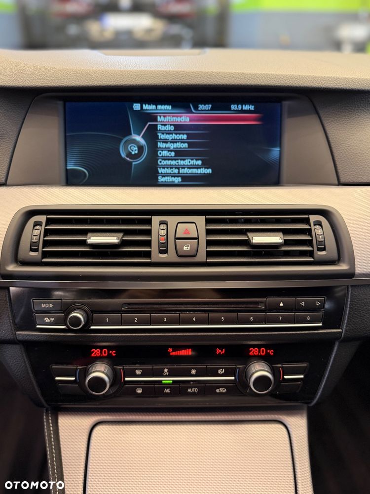 BMW Seria 5 520i Sport-Aut - 18