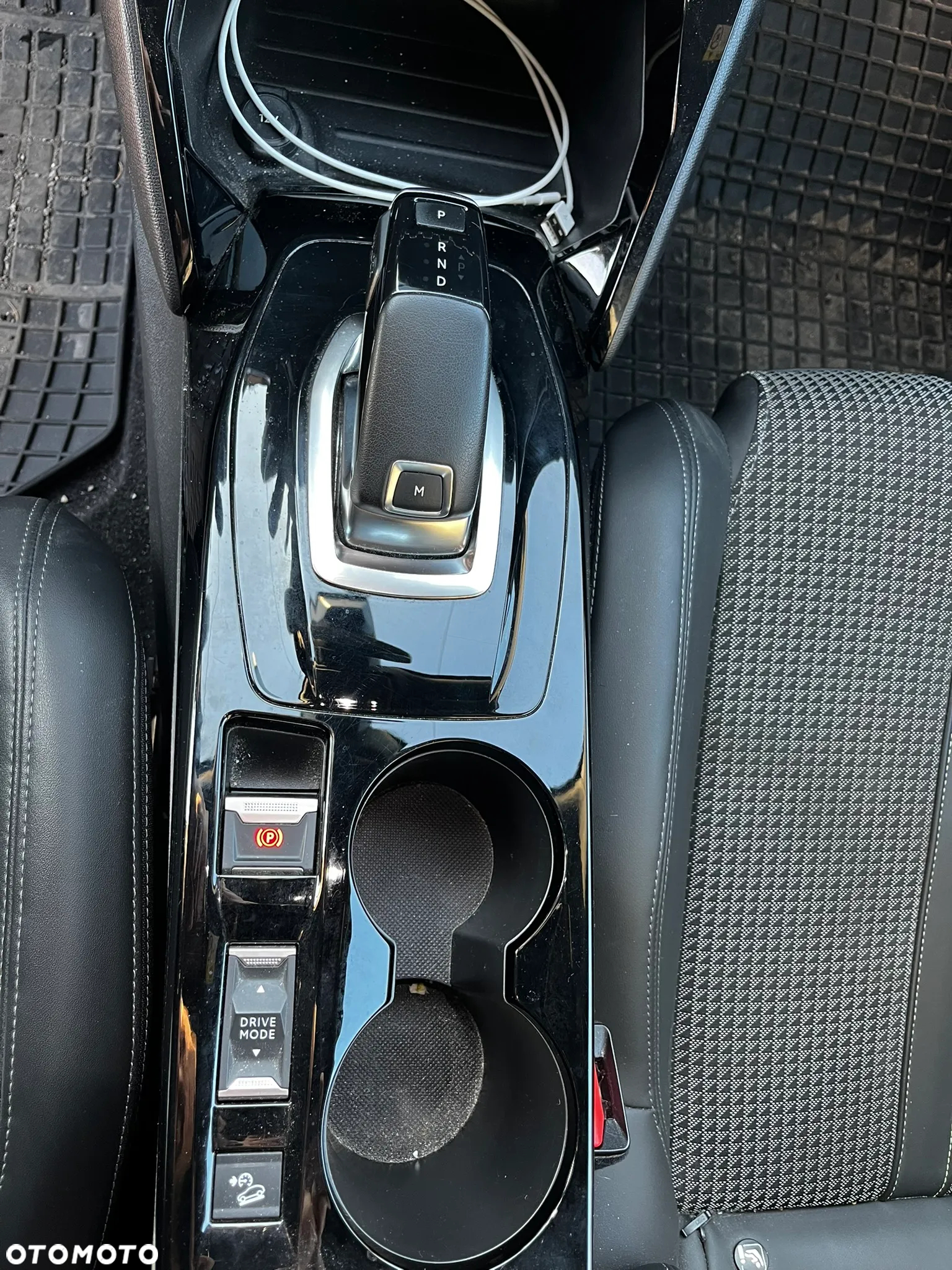 Peugeot 2008 1.2 PureTech GT Line S&S EAT8 - 11