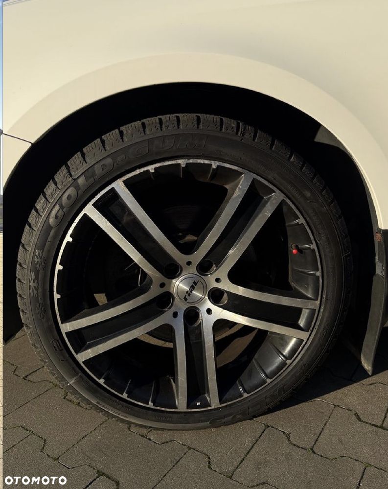 Volkswagen Passat - 9