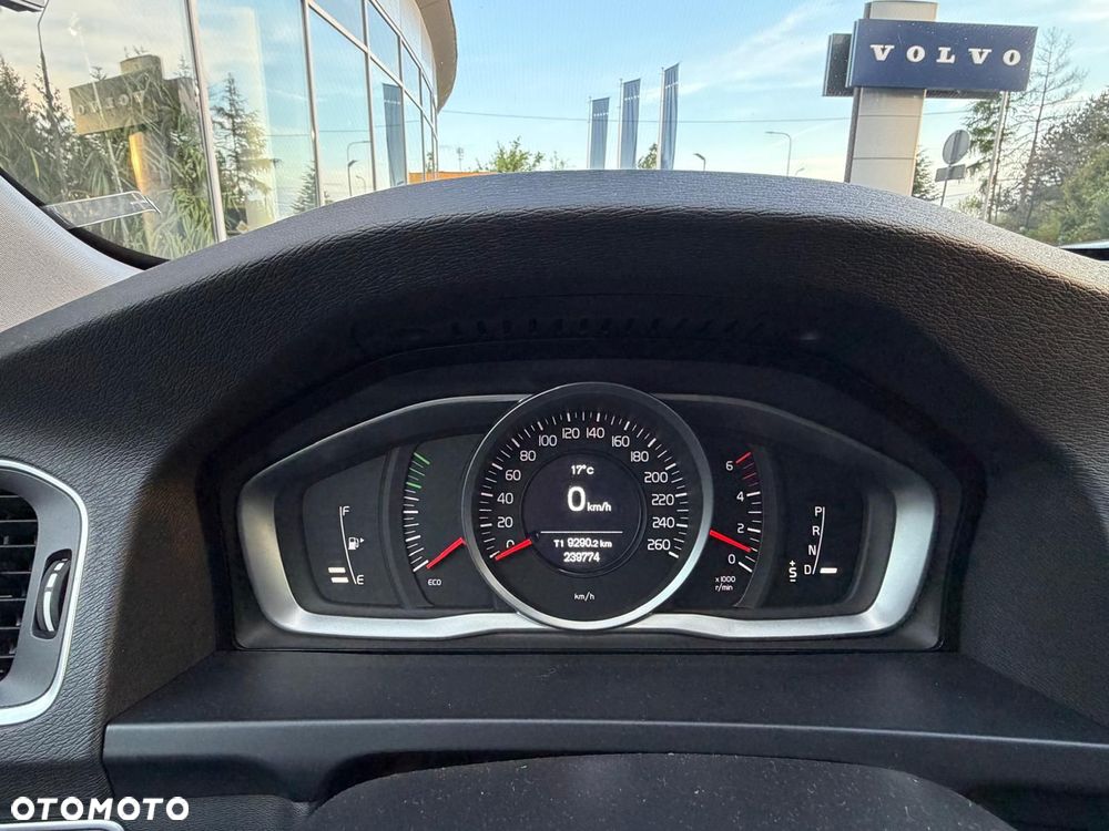 Volvo V60 Cross Country D4 Drive-E Momentum - 19