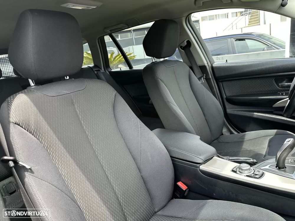 BMW 318 d Aut. Sport Line - 58