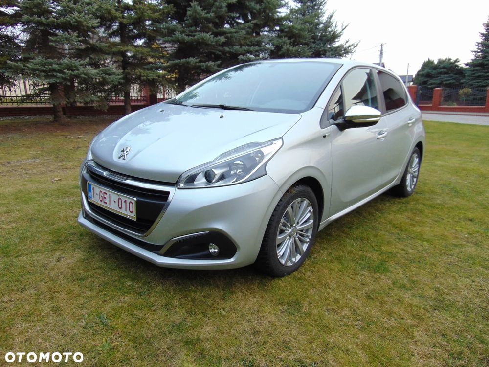 Peugeot 208 82 PureTech Style - 1