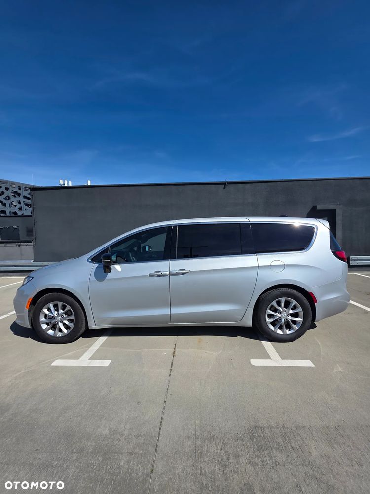 Chrysler Pacifica - 5