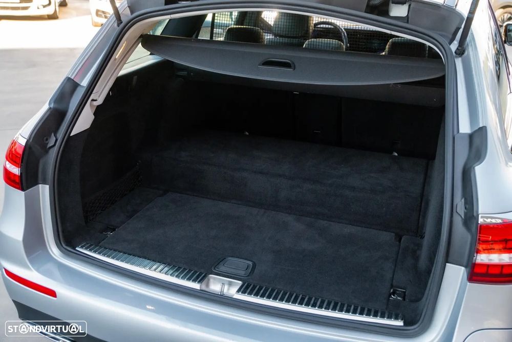 Mercedes-Benz E 300 de 9G-TRONIC AMG Line - 37