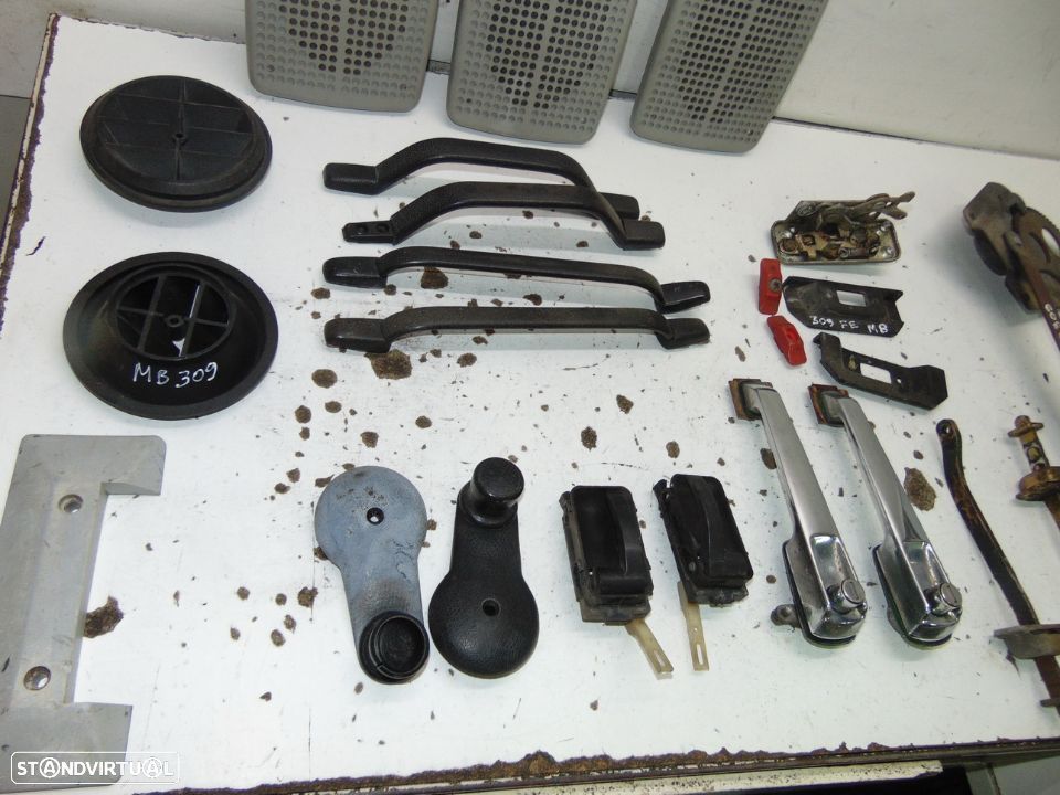 Mercedes furgão 508 / o309 ou autocarro várias pequenas peças - 10