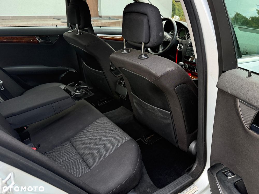 Mercedes-Benz Klasa C 220 CDI Avantgarde - 13