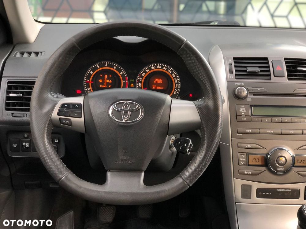 Toyota Corolla 1.6 Premium + - 14