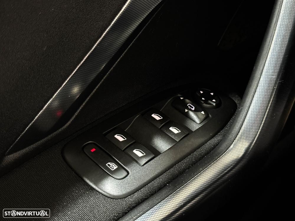 Peugeot 2008 1.2 PureTech GT Line - 39