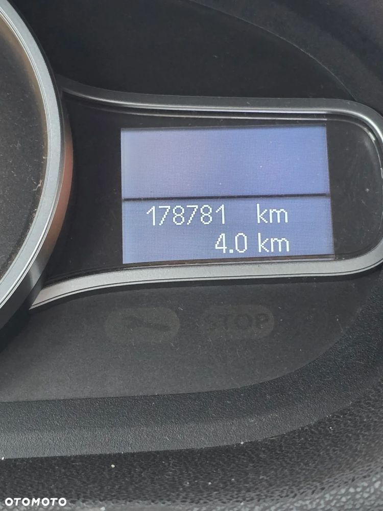 Renault Megane 1.6 16V Authentique Euro5 - 9