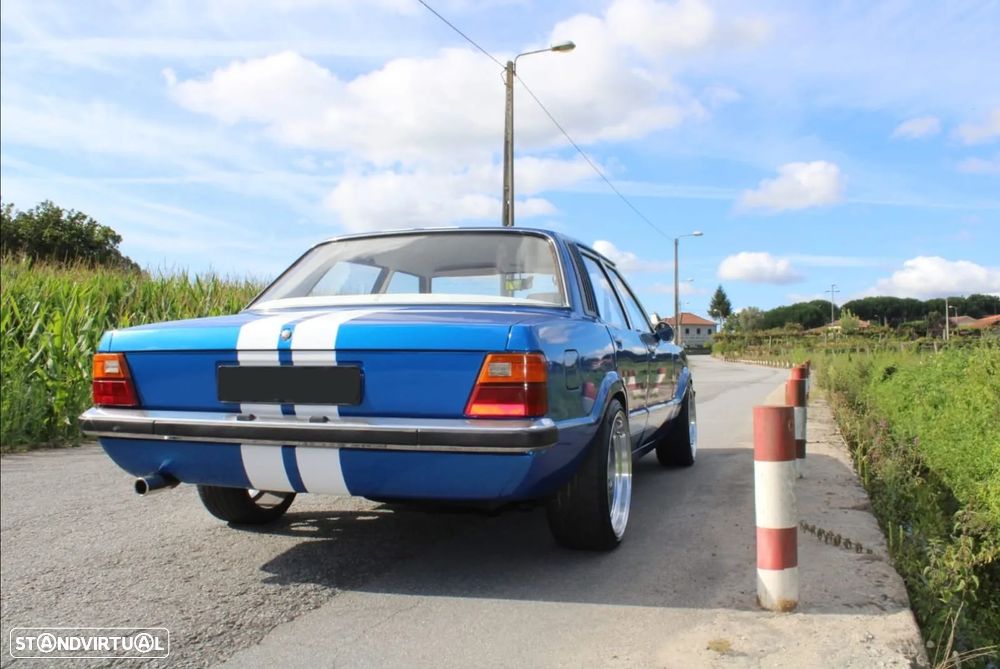 Ford Cortina - 18