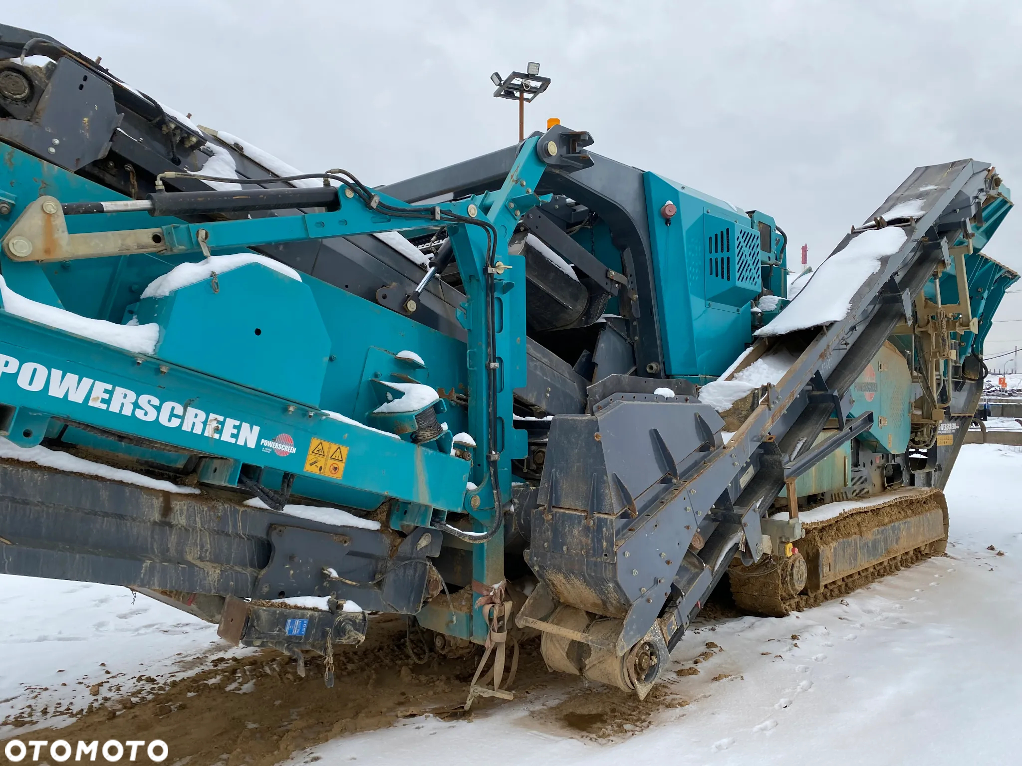 Powerscreen TRAKPACTOR  320SR - 12