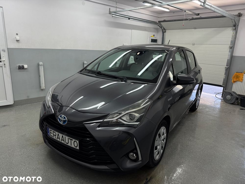 Toyota Yaris Hybrid 100 Business Edition - 9