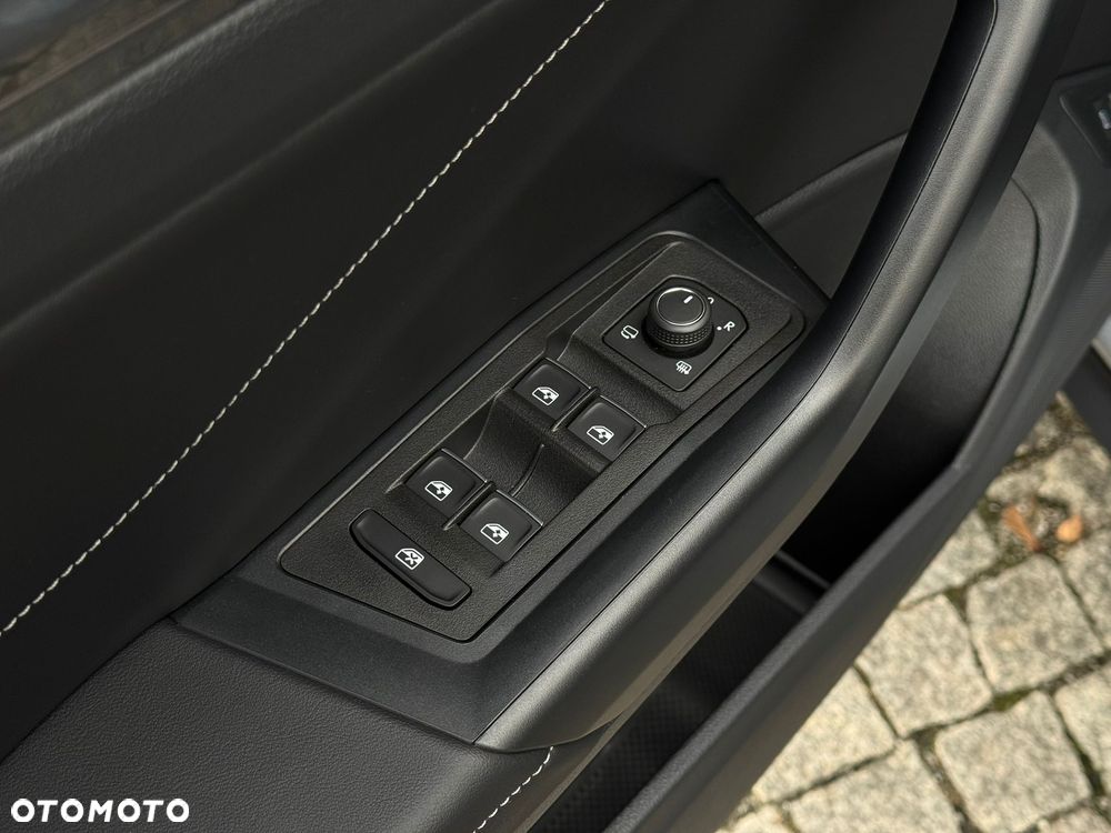 Volkswagen T-Roc 1.5 TSI Style DSG - 6