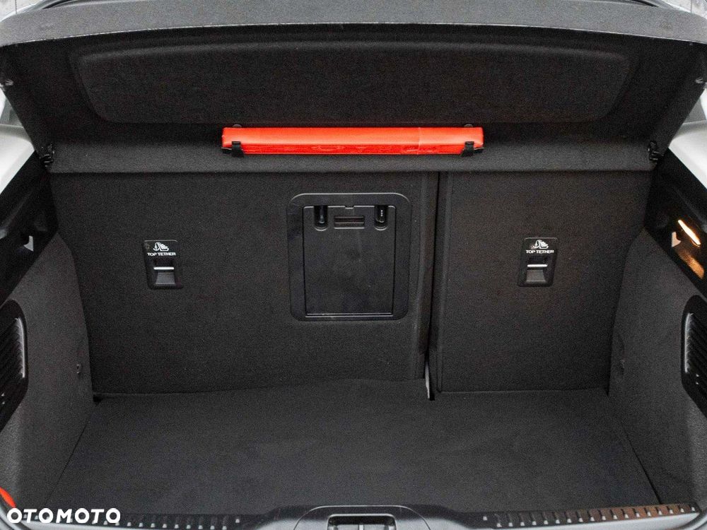 Ford Focus 1.0 EcoBoost Titanium X - 29