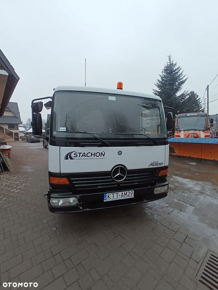 Mercedes-Benz 815 - 1