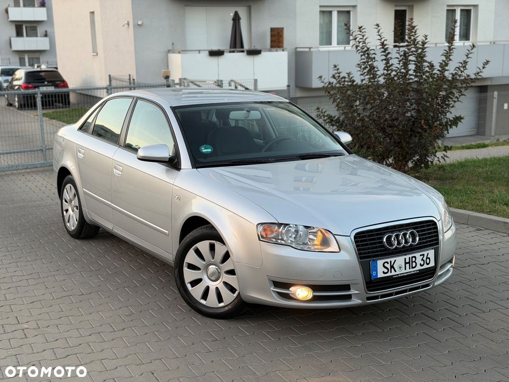 Audi A4 Limousine - 1