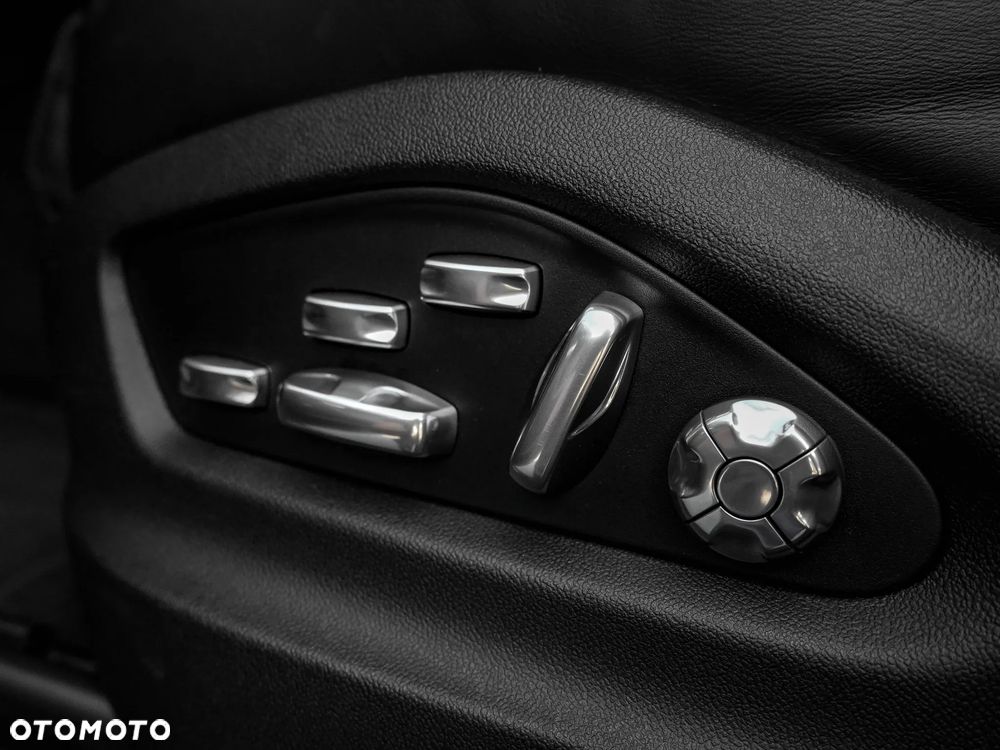 Porsche Cayenne Turbo - 24