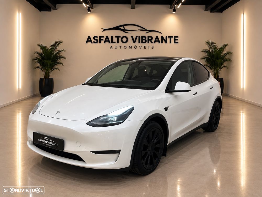 Tesla Model Y Long Range Dual Motor AWD - 2