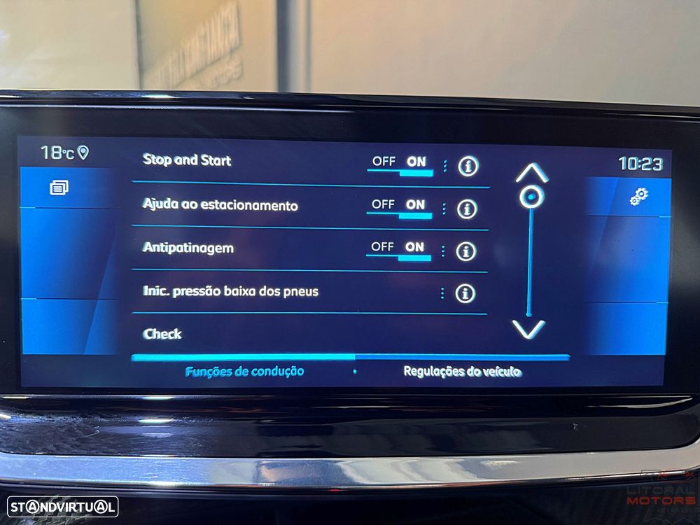 Peugeot 2008 1.2 PureTech Allure Pack - 32