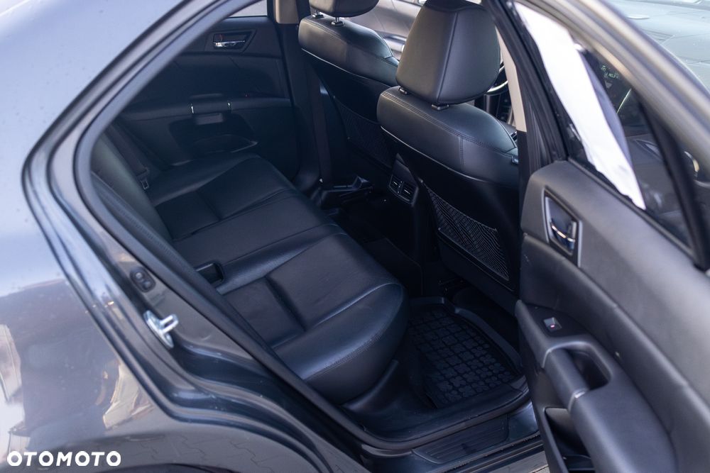 Suzuki Kizashi 2.4 Sport 4WD CVT - 16