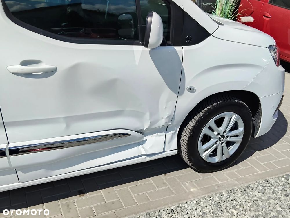 Toyota Proace City Verso 1.2 Turbo L1 Team Deutschland - 39