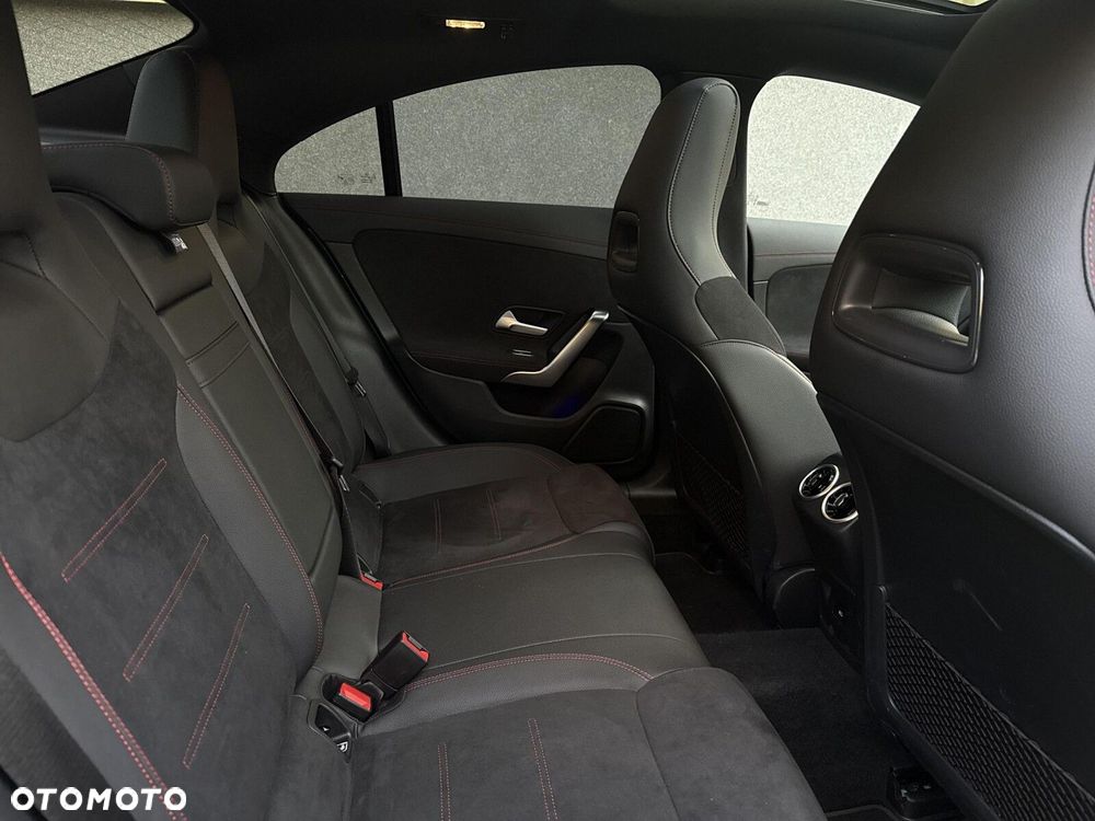 Mercedes-Benz CLA 200 AMG Line 7G-DCT - 20