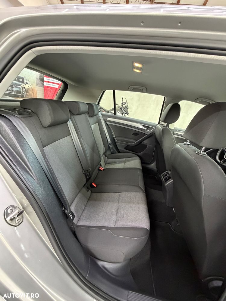 Volkswagen Golf 1.6 TDI BlueMotion Technology Trendline - 21