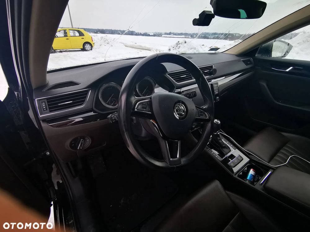 Skoda Superb 2.0 TDI 4x4 L&K DSG - 6