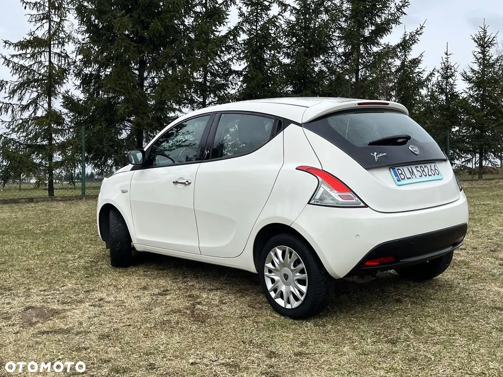 Lancia Ypsilon - 2