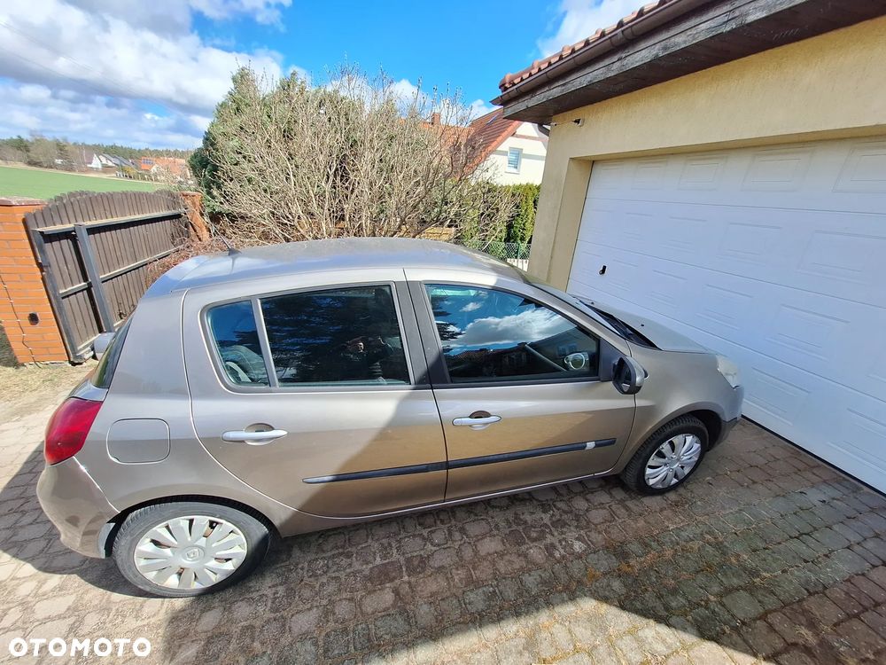 Renault Clio - 1