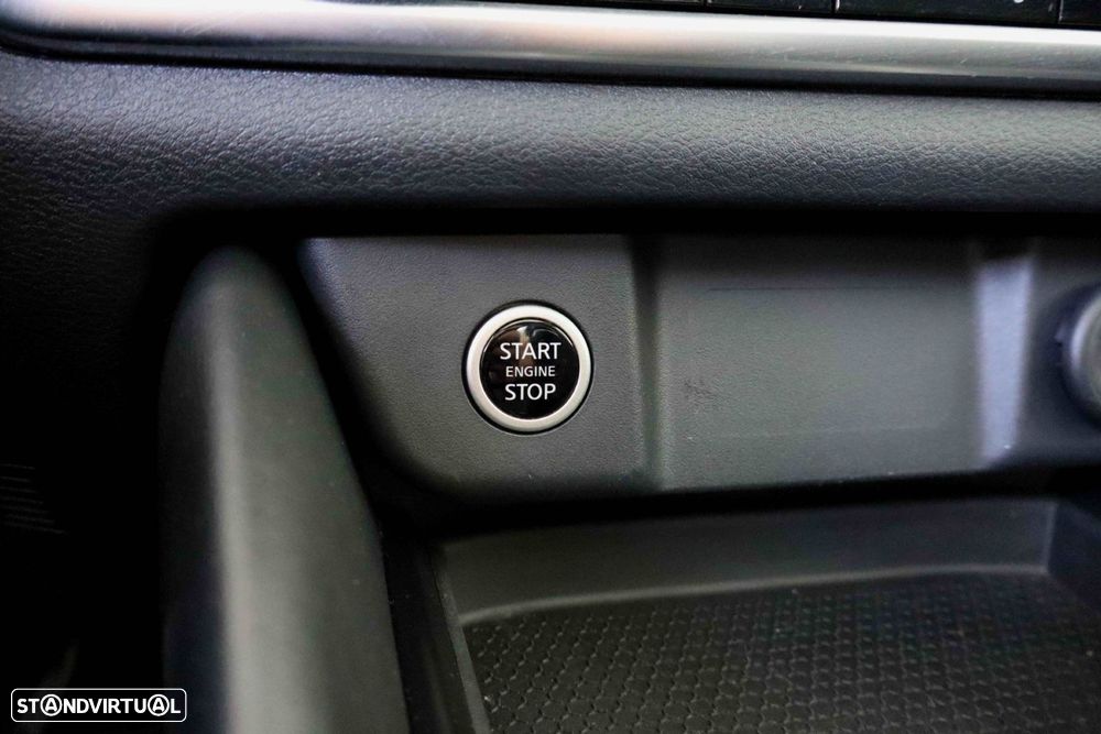 Nissan Qashqai 1.3 DIG-T N-Connecta - 32