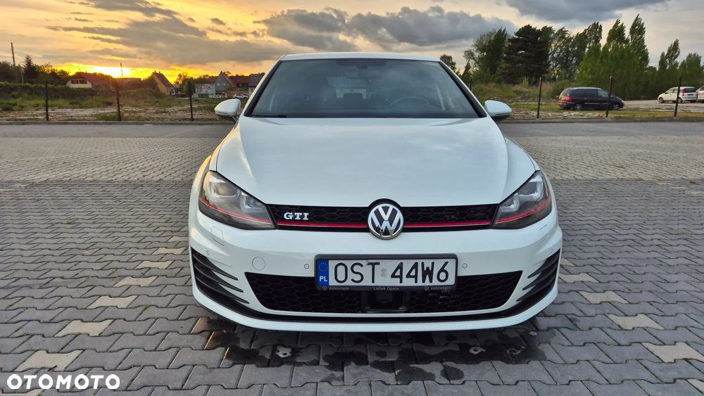 Volkswagen Golf - 4