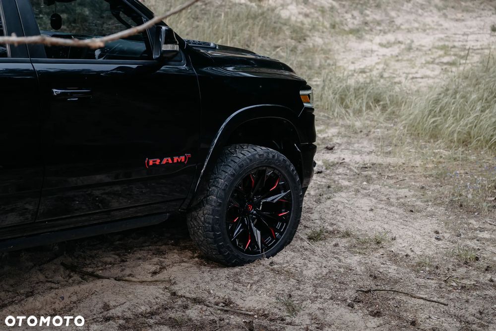 RAM 1500 Crew Cab Shortbed Limited - 4