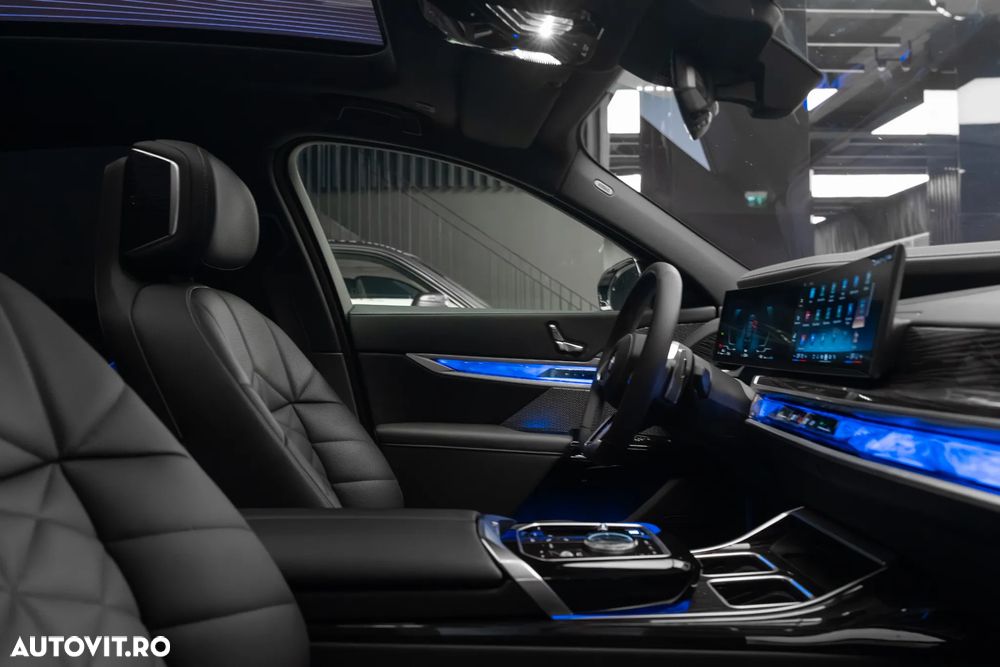 BMW Seria 7 740d xDrive MHEV - 25