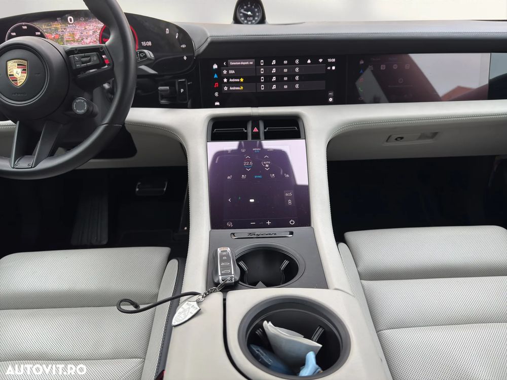 Porsche Taycan - 15