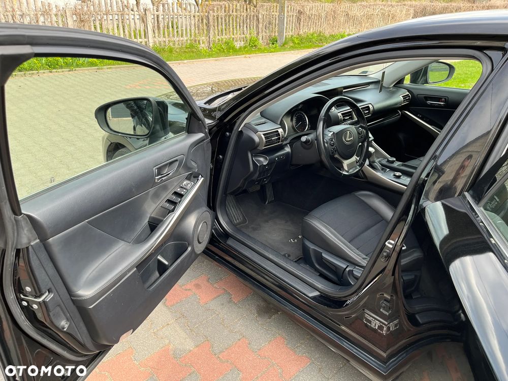 Lexus IS 200t Comfort - 10