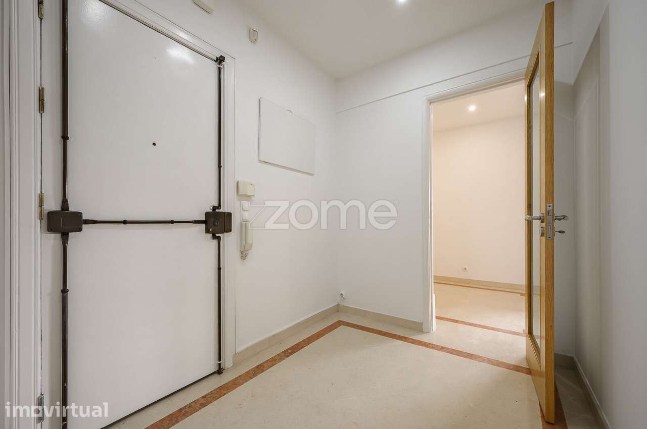 Apartamento para arrendamento T4 na Av. João Crisóstomo - Grande imagem: 3/34