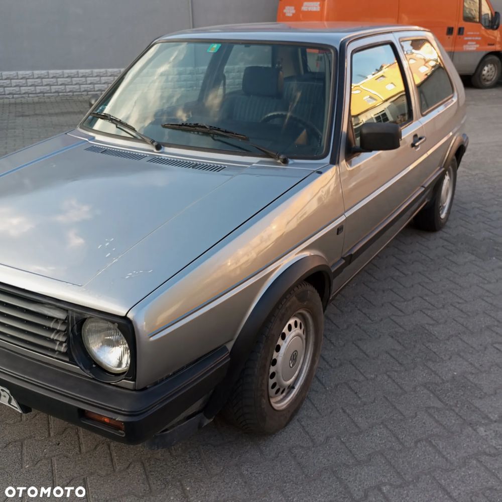 Volkswagen Golf - 6