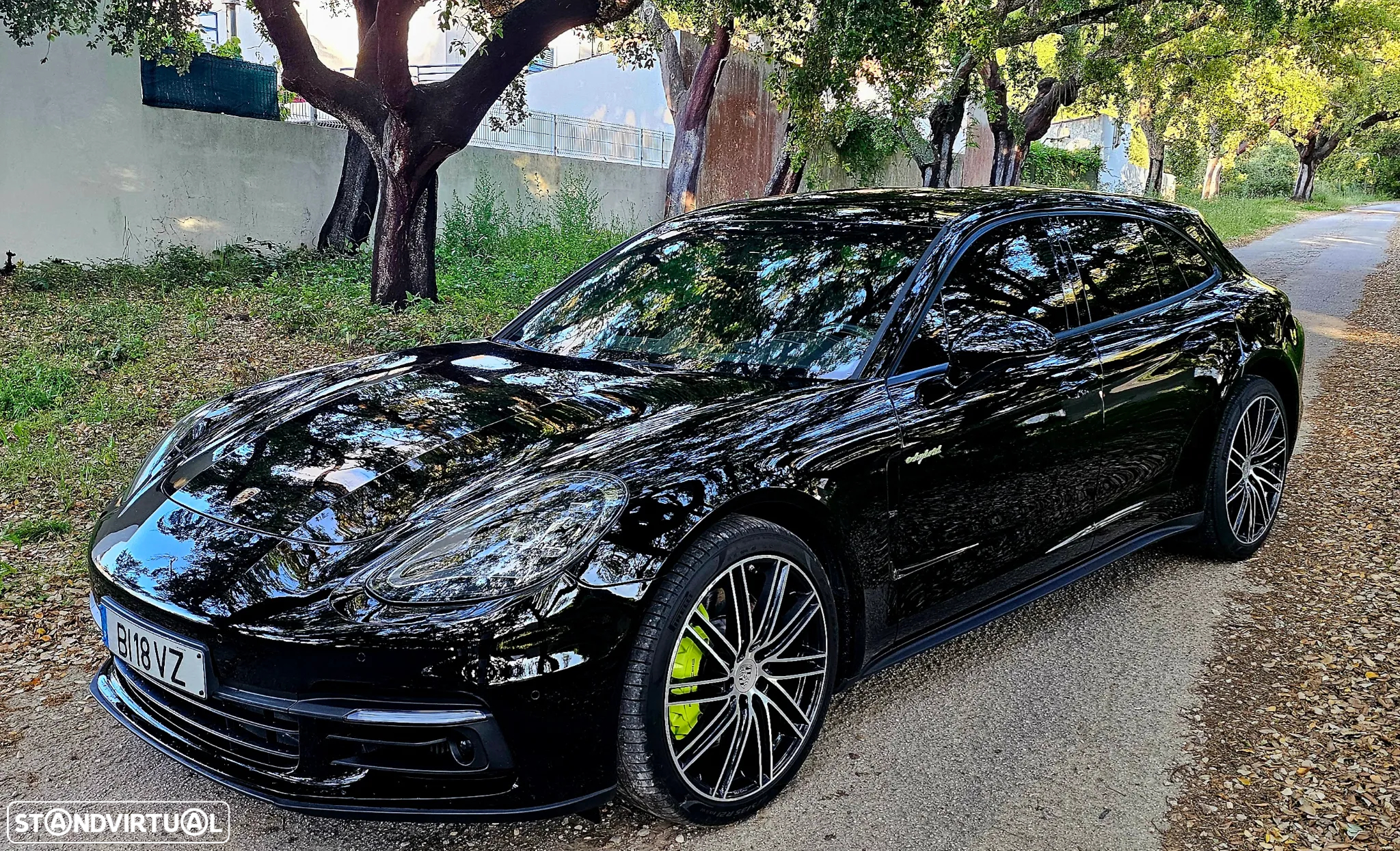 Porsche Panamera Sport Turismo 4 E-Hybrid - 2