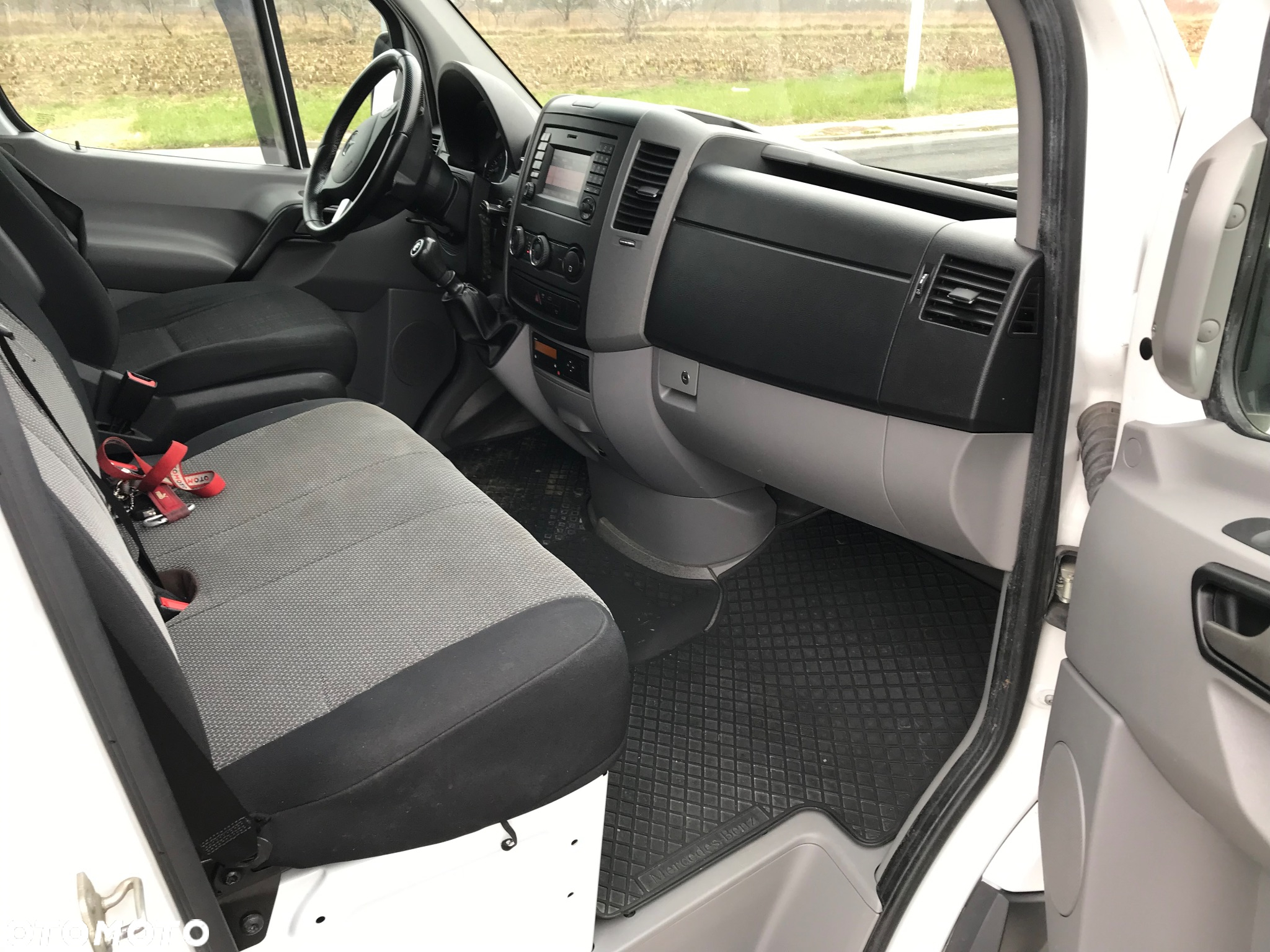 Mercedes-Benz Sprinter 319 - 13