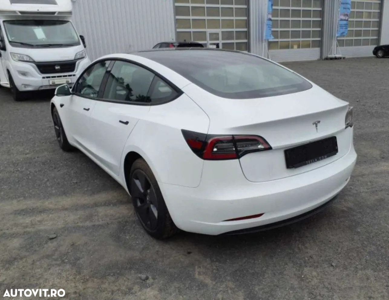 Tesla Model 3 Standard Reichweite Plus Hinterradantrieb - 4