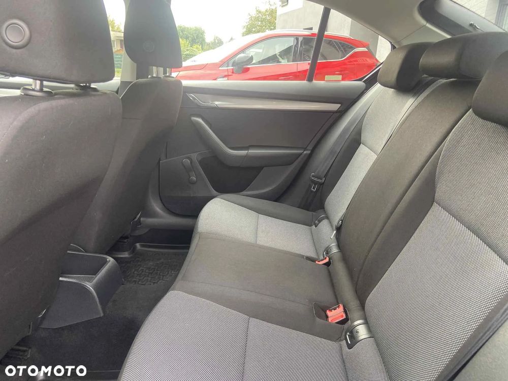 Skoda Octavia 1.2 TSI Ambiente - 20