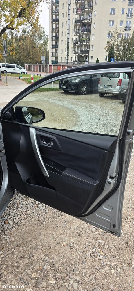Toyota Auris 1.8 HSD Luna - 13