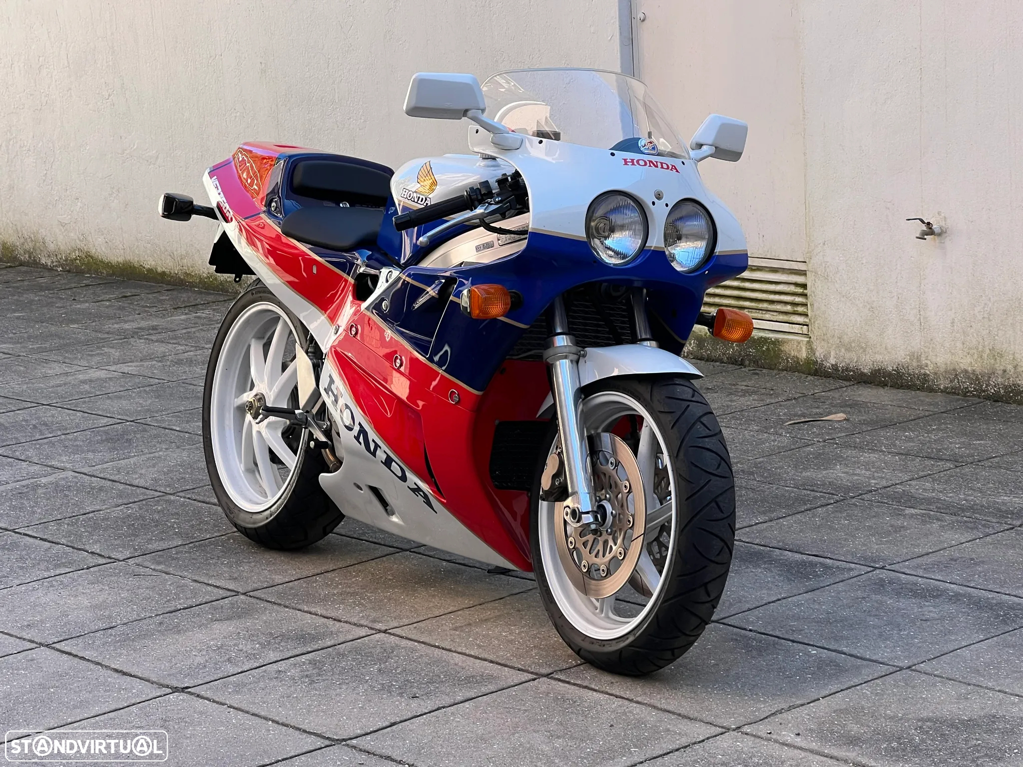 Honda VFR VFR750 RC30 - 2