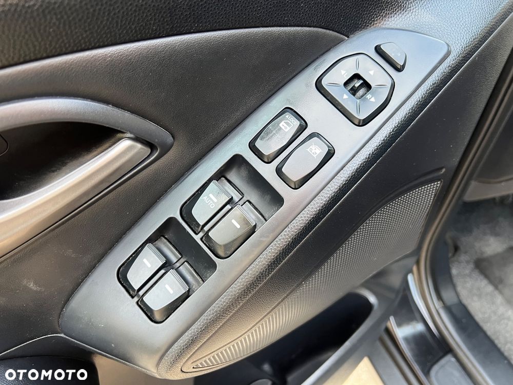 Hyundai ix35 1.7 CRDi 2WD blue Style - 13